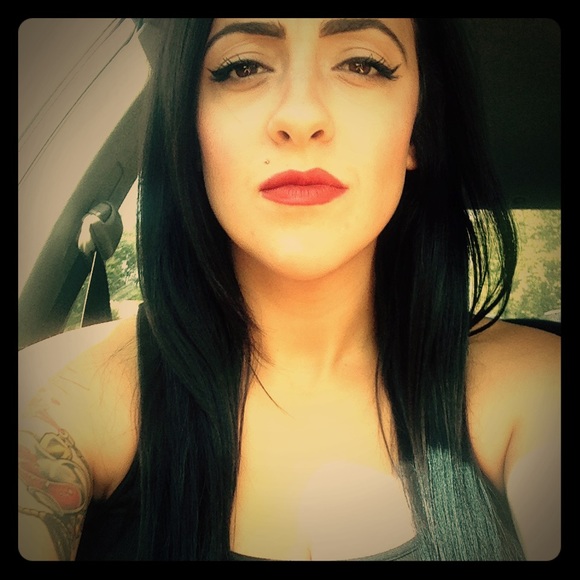 Meet your Posher, Gianna - Picture 3 of 4